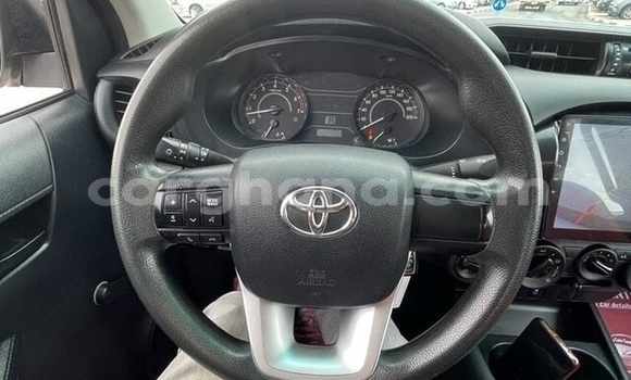 Sayi Na hannu Toyota Hilux White Mota in Accra a Greater Accra Sayi Na hannu Toyota Hilux White Mota in Accra a Greater Accra