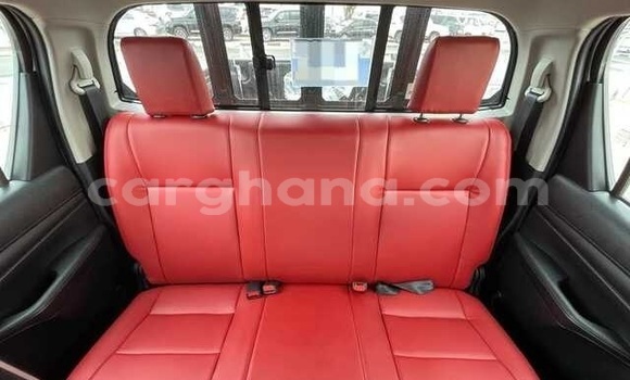 Sayi Na hannu Toyota Hilux White Mota in Accra a Greater Accra Sayi Na hannu Toyota Hilux White Mota in Accra a Greater Accra