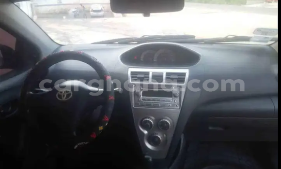 Ra Àlòkù Toyota Yaris Blue Ọkọ̀ in Accra ni Greater Accra Ra Àlòkù Toyota Yaris Blue Ọkọ̀ in Accra ni Greater Accra