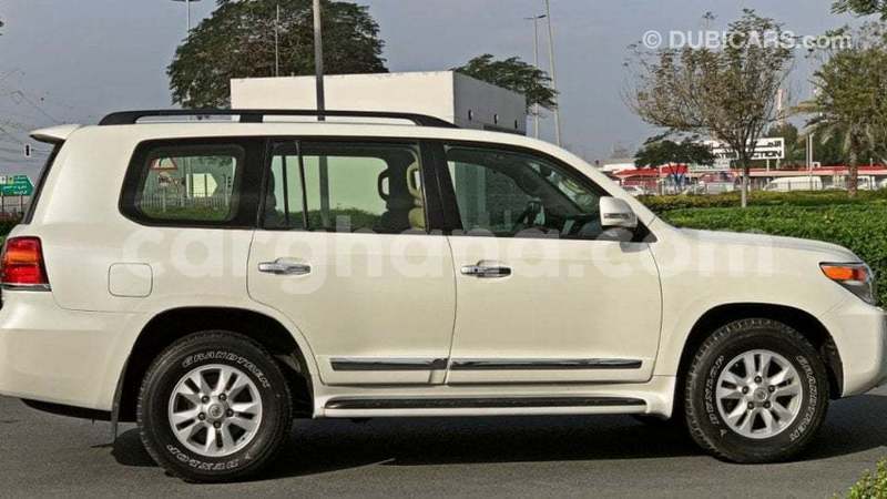 Big with watermark toyota land cruiser ashanti import dubai 53616