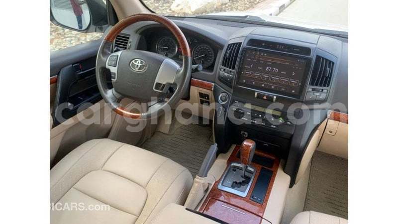 Big with watermark toyota land cruiser ashanti import dubai 53616