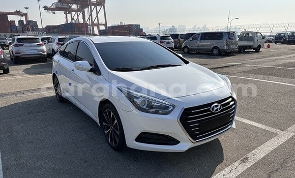 Buy Used Hyundai i40 White Car in Accra in Greater Accra
