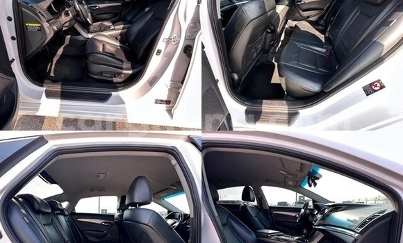 Ra Àlòkù Hyundai i40 funfun Ọkọ̀ in Accra ni Greater Accra Ra Àlòkù Hyundai i40 funfun Ọkọ̀ in Accra ni Greater Accra