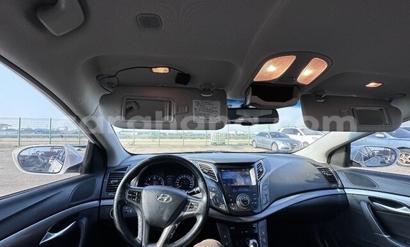 Ra Àlòkù Hyundai i40 funfun Ọkọ̀ in Accra ni Greater Accra Ra Àlòkù Hyundai i40 funfun Ọkọ̀ in Accra ni Greater Accra