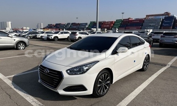 Ra Àlòkù Hyundai i40 funfun Ọkọ̀ in Accra ni Greater Accra Ra Àlòkù Hyundai i40 funfun Ọkọ̀ in Accra ni Greater Accra