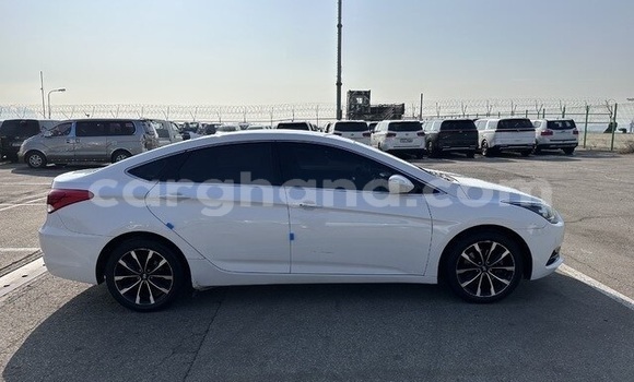 Ra Àlòkù Hyundai i40 funfun Ọkọ̀ in Accra ni Greater Accra Ra Àlòkù Hyundai i40 funfun Ọkọ̀ in Accra ni Greater Accra