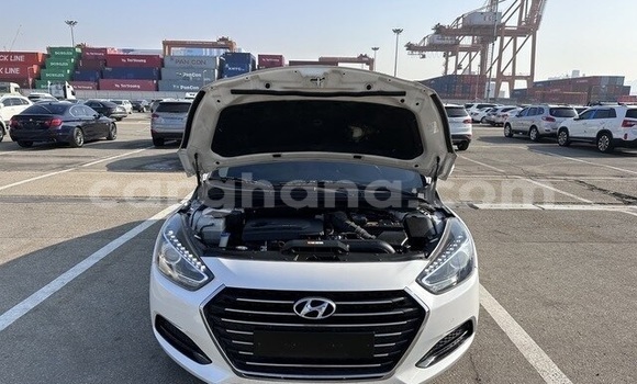 Ra Àlòkù Hyundai i40 funfun Ọkọ̀ in Accra ni Greater Accra Ra Àlòkù Hyundai i40 funfun Ọkọ̀ in Accra ni Greater Accra