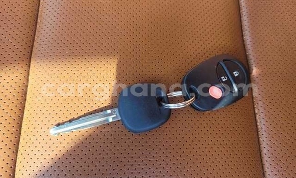 Sayi Na hannu Toyota Tundra White Mota in Accra a Greater Accra Sayi Na hannu Toyota Tundra White Mota in Accra a Greater Accra