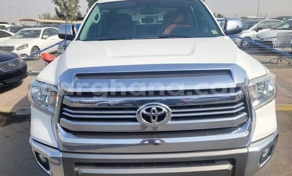 Sayi Na hannu Toyota Tundra White Mota in Accra a Greater Accra Sayi Na hannu Toyota Tundra White Mota in Accra a Greater Accra