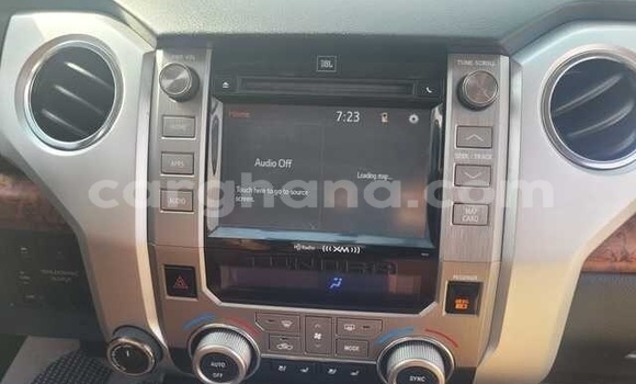 Sayi Na hannu Toyota Tundra White Mota in Accra a Greater Accra Sayi Na hannu Toyota Tundra White Mota in Accra a Greater Accra