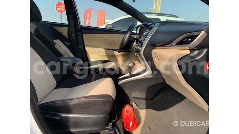 Big with watermark toyota yaris ashanti import dubai 53638