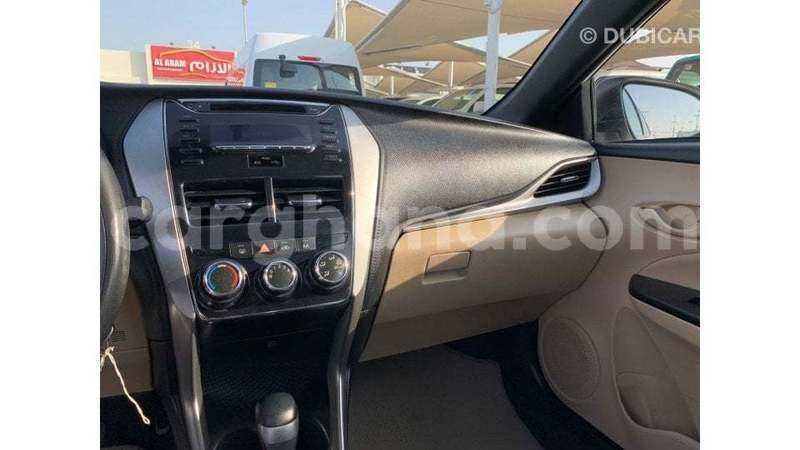 Big with watermark toyota yaris ashanti import dubai 53638