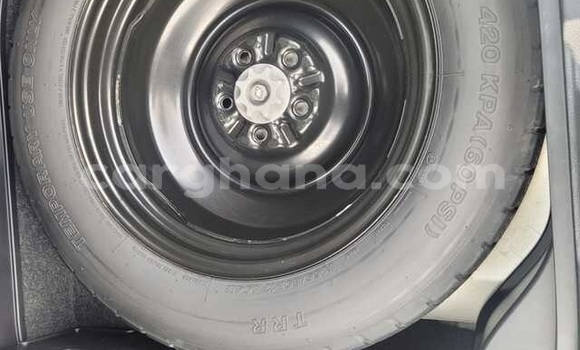 Ra Àlòkù Toyota RAV4 Silver Ọkọ̀ in Accra ni Greater Accra Ra Àlòkù Toyota RAV4 Silver Ọkọ̀ in Accra ni Greater Accra