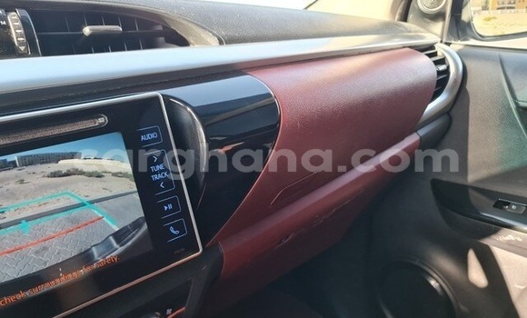 Sayi Na hannu Toyota Hilux White Mota in Accra a Greater Accra Sayi Na hannu Toyota Hilux White Mota in Accra a Greater Accra