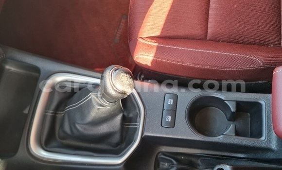 Sayi Na hannu Toyota Hilux White Mota in Accra a Greater Accra Sayi Na hannu Toyota Hilux White Mota in Accra a Greater Accra