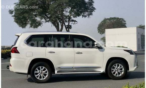 Sayi Imported Toyota Land Cruiser White Mota in Import - Dubai a Ashanti Sayi Imported Toyota Land Cruiser White Mota in Import - Dubai a Ashanti