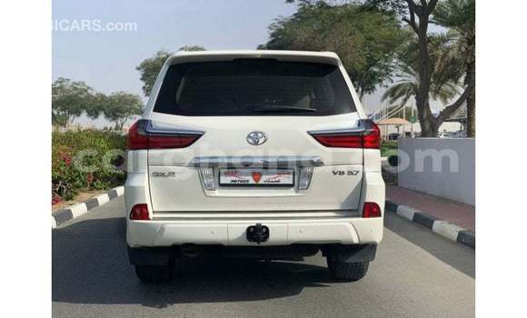 Sayi Imported Toyota Land Cruiser White Mota in Import - Dubai a Ashanti Sayi Imported Toyota Land Cruiser White Mota in Import - Dubai a Ashanti
