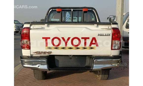 Buy Import Toyota Hilux White Car in Import - Dubai in Ashanti Buy Import Toyota Hilux White Car in Import - Dubai in Ashanti
