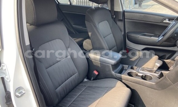 Buy Used Kia Sportage White Car in Tema in Greater Accra Buy Used Kia Sportage White Car in Tema in Greater Accra