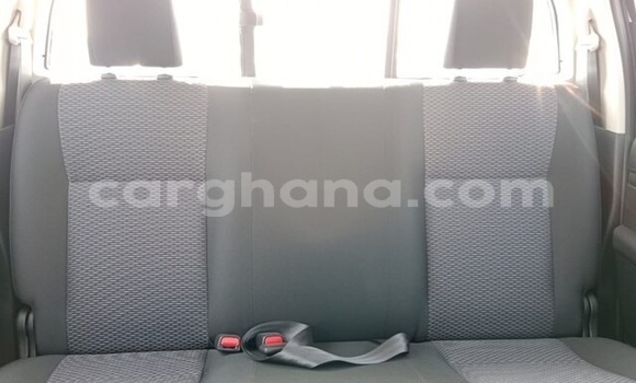 Sayi Na hannu Toyota Hilux White Mota in Accra a Greater Accra Sayi Na hannu Toyota Hilux White Mota in Accra a Greater Accra