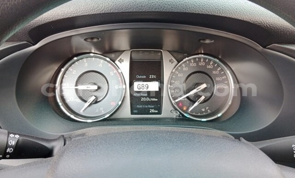 Sayi Na hannu Toyota Hilux White Mota in Accra a Greater Accra Sayi Na hannu Toyota Hilux White Mota in Accra a Greater Accra