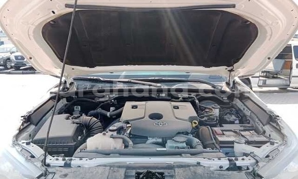 Sayi Na hannu Toyota Hilux White Mota in Accra a Greater Accra Sayi Na hannu Toyota Hilux White Mota in Accra a Greater Accra
