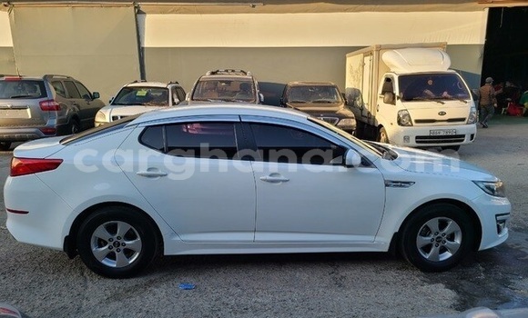 Buy Used Kia K5 White Car in Accra in Greater Accra Buy Used Kia K5 White Car in Accra in Greater Accra