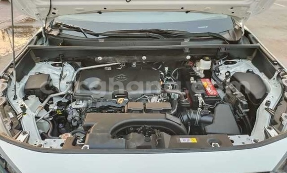 Sayi Na hannu Toyota RAV4 White Mota in Accra a Greater Accra Sayi Na hannu Toyota RAV4 White Mota in Accra a Greater Accra