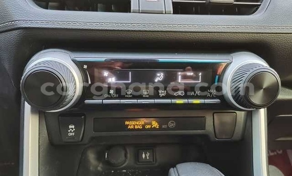 Sayi Na hannu Toyota RAV4 White Mota in Accra a Greater Accra Sayi Na hannu Toyota RAV4 White Mota in Accra a Greater Accra