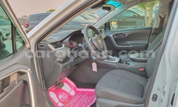 Sayi Na hannu Toyota RAV4 White Mota in Accra a Greater Accra Sayi Na hannu Toyota RAV4 White Mota in Accra a Greater Accra