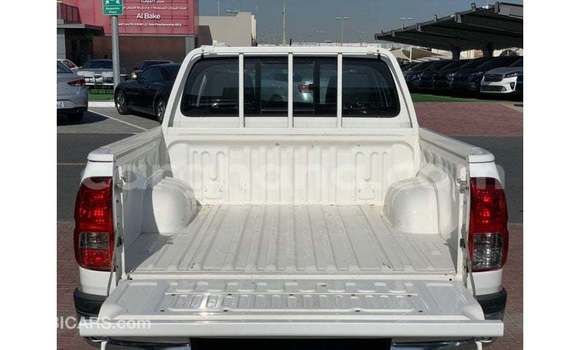 Ra Imported Toyota Hilux funfun Ọkọ̀ in Import - Dubai ni Ashanti Ra Imported Toyota Hilux funfun Ọkọ̀ in Import - Dubai ni Ashanti