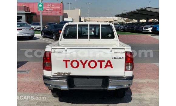 Ra Imported Toyota Hilux funfun Ọkọ̀ in Import - Dubai ni Ashanti Ra Imported Toyota Hilux funfun Ọkọ̀ in Import - Dubai ni Ashanti