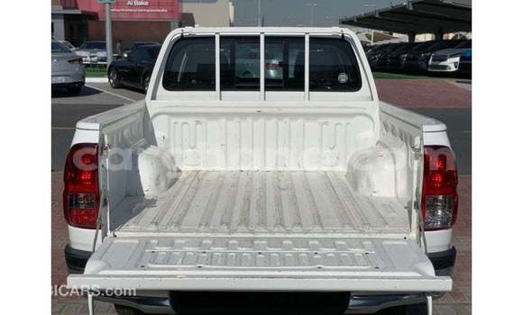 Ra Imported Toyota Hilux funfun Ọkọ̀ in Import - Dubai ni Ashanti Ra Imported Toyota Hilux funfun Ọkọ̀ in Import - Dubai ni Ashanti