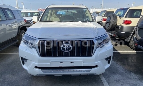 Sayi Na hannu Toyota Land Cruiser Prado White Mota in Accra a Greater Accra