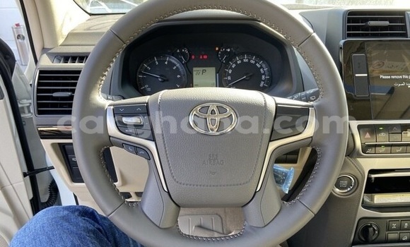 Sayi Na hannu Toyota Land Cruiser Prado White Mota in Accra a Greater Accra Sayi Na hannu Toyota Land Cruiser Prado White Mota in Accra a Greater Accra