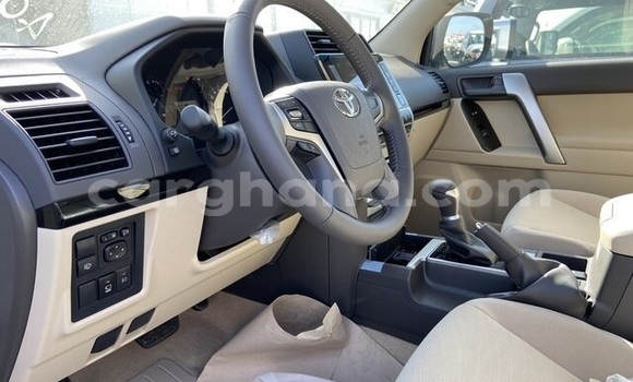 Sayi Na hannu Toyota Land Cruiser Prado White Mota in Accra a Greater Accra Sayi Na hannu Toyota Land Cruiser Prado White Mota in Accra a Greater Accra