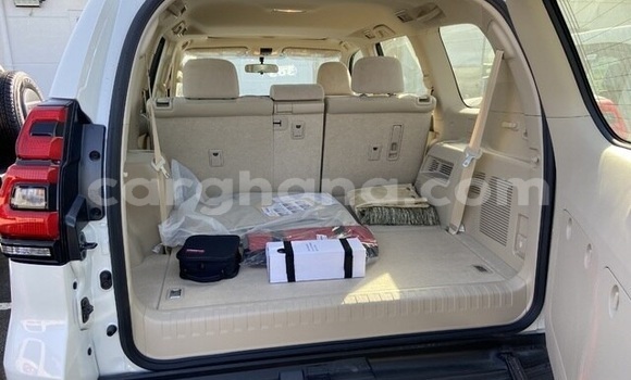 Sayi Na hannu Toyota Land Cruiser Prado White Mota in Accra a Greater Accra Sayi Na hannu Toyota Land Cruiser Prado White Mota in Accra a Greater Accra