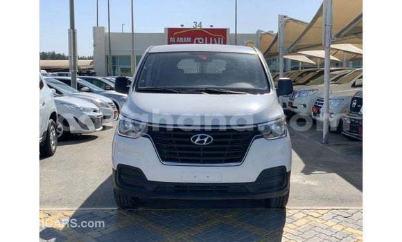Buy Import Hyundai Accent White Car in Import - Dubai in Ashanti Buy Import Hyundai Accent White Car in Import - Dubai in Ashanti