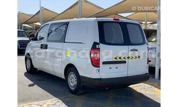 Buy Import Hyundai Accent White Car in Import - Dubai in Ashanti Buy Import Hyundai Accent White Car in Import - Dubai in Ashanti