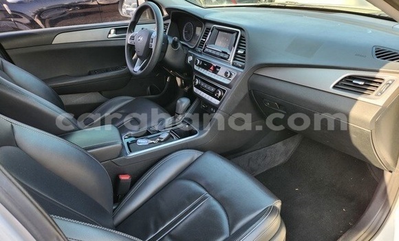 Sayi Na hannu Hyundai Sonata White Mota in Accra a Greater Accra Sayi Na hannu Hyundai Sonata White Mota in Accra a Greater Accra