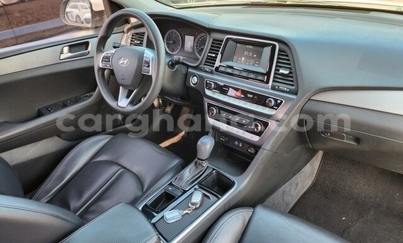 Sayi Na hannu Hyundai Sonata White Mota in Accra a Greater Accra Sayi Na hannu Hyundai Sonata White Mota in Accra a Greater Accra