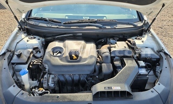 Sayi Na hannu Hyundai Sonata White Mota in Accra a Greater Accra Sayi Na hannu Hyundai Sonata White Mota in Accra a Greater Accra