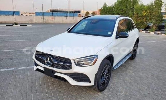 Ra Àlòkù Mercedes‒Benz GLC funfun Ọkọ̀ in Accra ni Greater Accra Ra Àlòkù Mercedes‒Benz GLC funfun Ọkọ̀ in Accra ni Greater Accra
