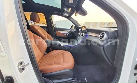 Sayi Na hannu Mercedes‒Benz GLC White Mota in Accra a Greater Accra Sayi Na hannu Mercedes‒Benz GLC White Mota in Accra a Greater Accra