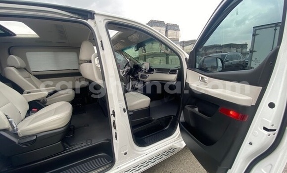 Sayi Na hannu Hyundai Grand Starex White Mota in Accra a Greater Accra Sayi Na hannu Hyundai Grand Starex White Mota in Accra a Greater Accra