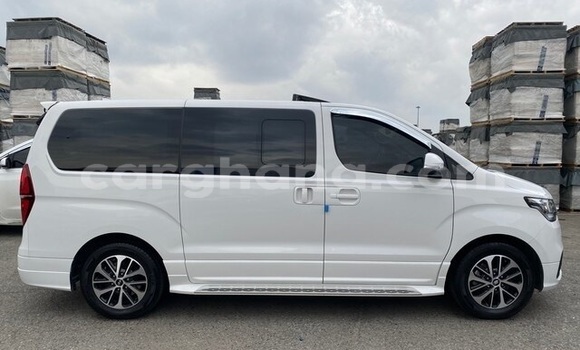 Sayi Na hannu Hyundai Grand Starex White Mota in Accra a Greater Accra Sayi Na hannu Hyundai Grand Starex White Mota in Accra a Greater Accra