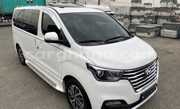 Sayi Na hannu Hyundai Grand Starex White Mota in Accra a Greater Accra Sayi Na hannu Hyundai Grand Starex White Mota in Accra a Greater Accra