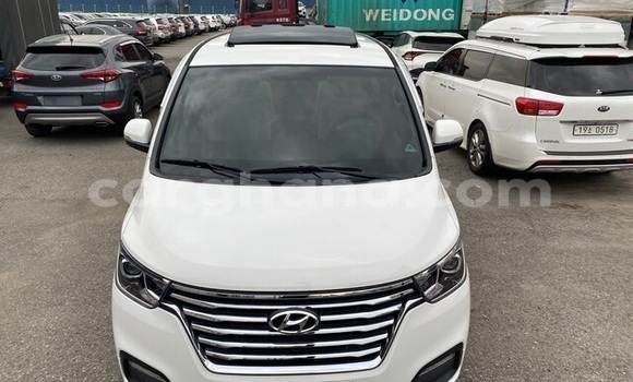Sayi Na hannu Hyundai Grand Starex White Mota in Accra a Greater Accra Sayi Na hannu Hyundai Grand Starex White Mota in Accra a Greater Accra