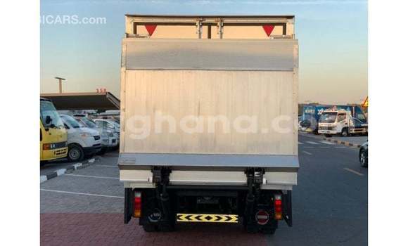 Ra Imported Mitsubishi i funfun Ọkọ̀ in Import - Dubai ni Ashanti Ra Imported Mitsubishi i funfun Ọkọ̀ in Import - Dubai ni Ashanti