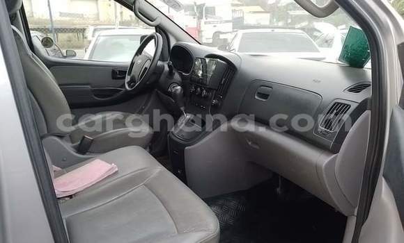 Ra Àlòkù Hyundai Starex (H-1) Silver Ọkọ̀ in Iwọn didun ni Oorun Ra Àlòkù Hyundai Starex (H-1) Silver Ọkọ̀ in Iwọn didun ni Oorun